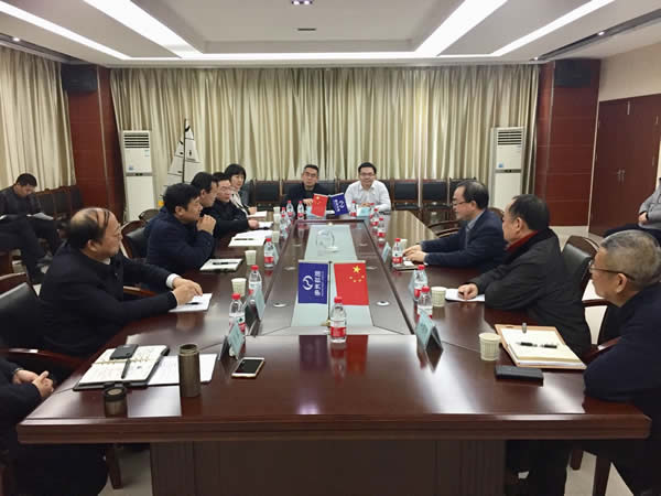 武漢市委常委、市紀(jì)委書記張曙考察新特光電