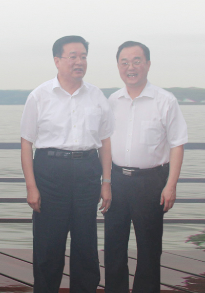 山東聊城組織部副部長(zhǎng)譚學(xué)國(guó)一行訪問新特光電，并受到王國(guó)生省長(zhǎng)接見