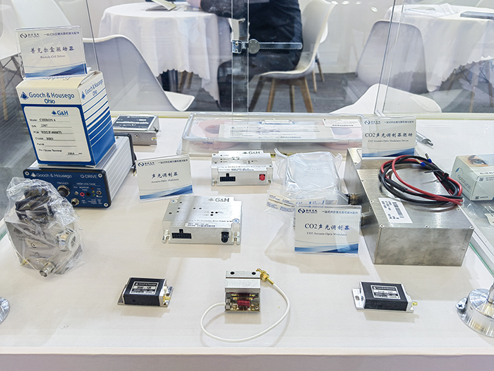 聲光器件及其驅(qū)動(dòng)電源