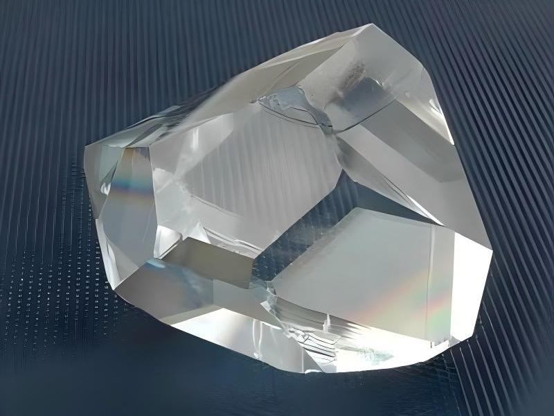 LBO晶體對(duì)長(zhǎng)腔Nd∶GYAP激光器~1μm